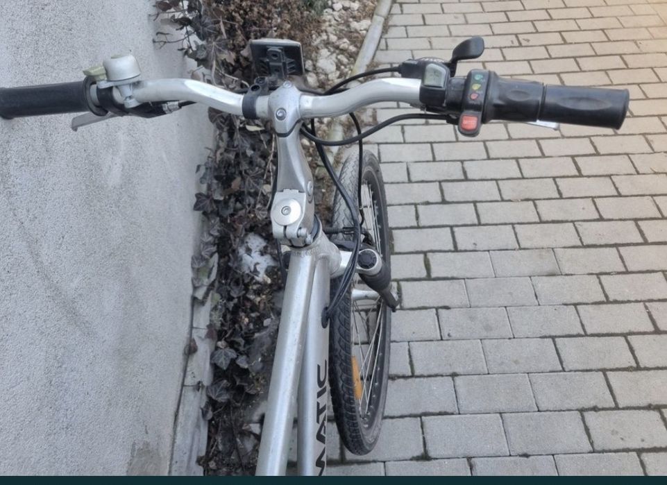 Bicicleta electrică ,full aluminiu , cu motor electric  24 v