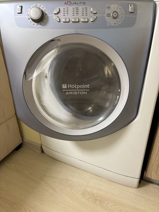 Продавам пералня модел Hotpoint Ariston AQ6L09U