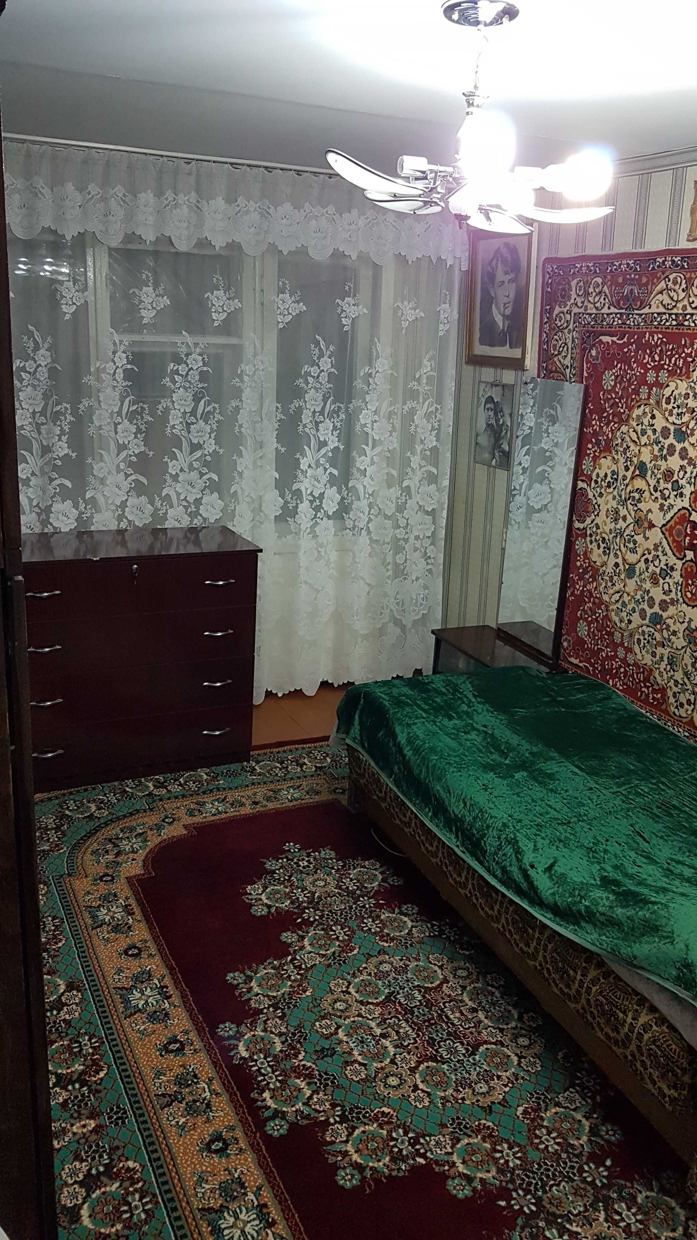 UY SOTILADI SROCHNO ! 2-Xona, 3-qavat , 3 mkr,  Zarafshon.