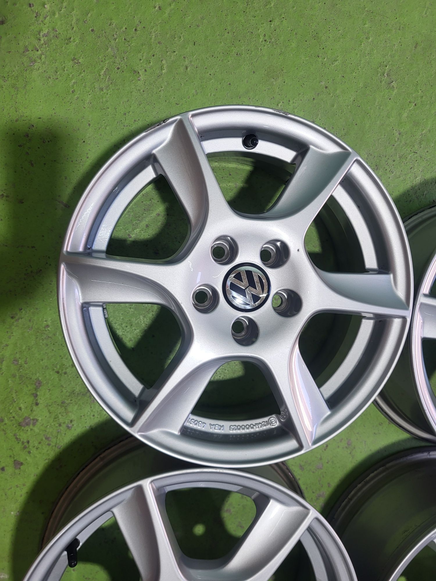 15 5x100 Vw Polo Skoda Fabia Seat лети джанти 5х100