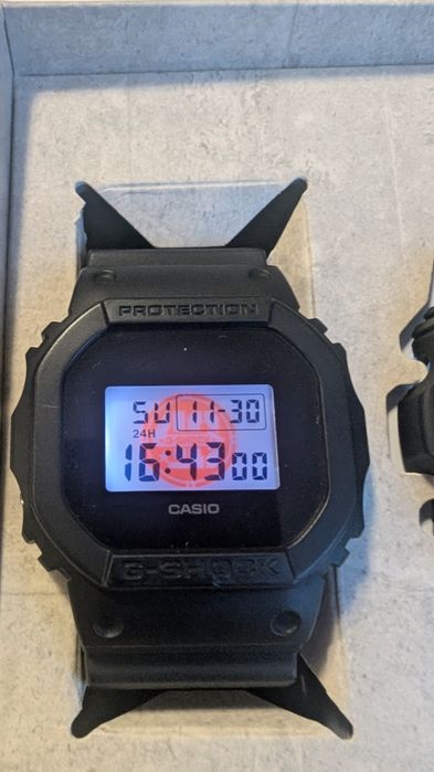 Часовник Casio G-Shock dwe-5657re