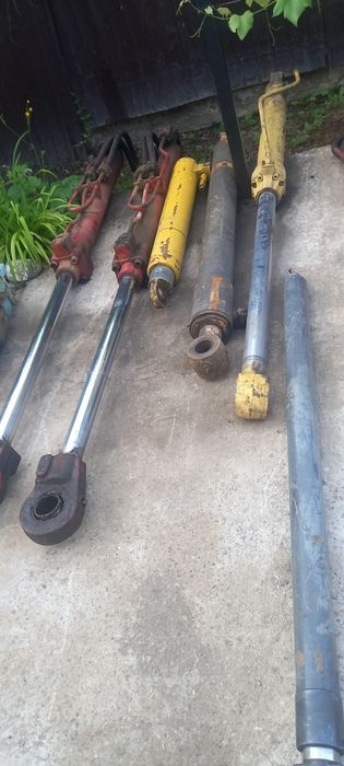 cilindru crapator lemne / cilindru excavator O&k