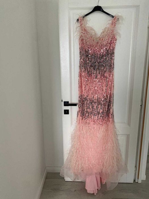 Rochie lunga de ocazie, model deosebit