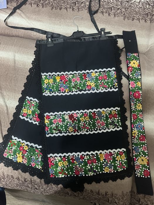 Șoarțe(catrințe)impecabile ,ca noi