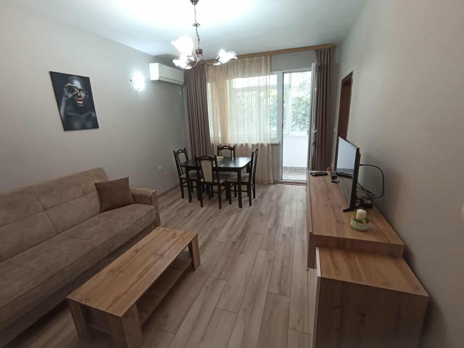 Двустаен апартамент, под наем, Генерали