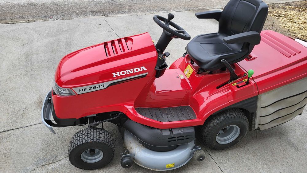 Градински трактор косачка HONDA - HF2625K1 HMEH