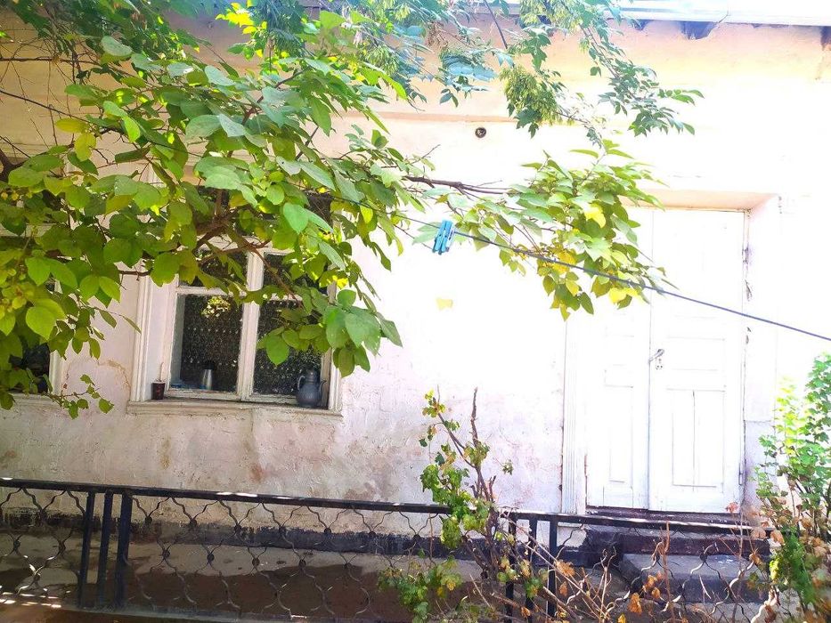 Ховли сотилади 2 ХОНА ! 2.78 сотик   Кибрай центр Шодлик куча.