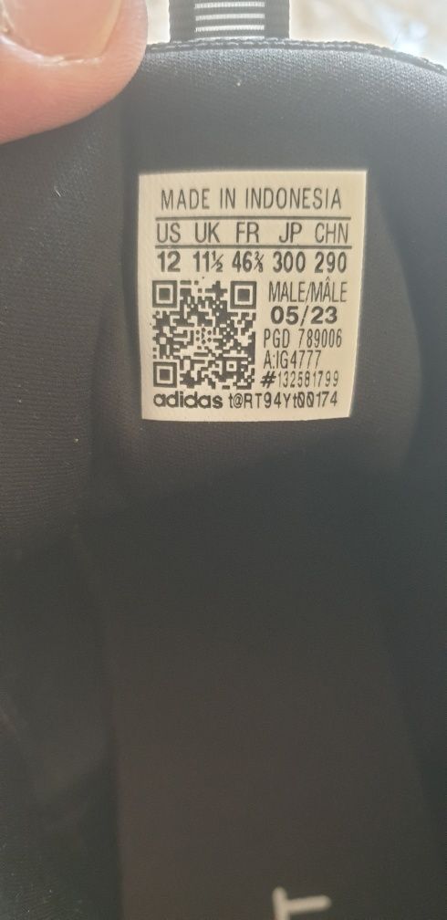 ADIDAS кросовки новые