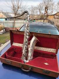 Saxofon tenor solo tip vechi de 100 de ani