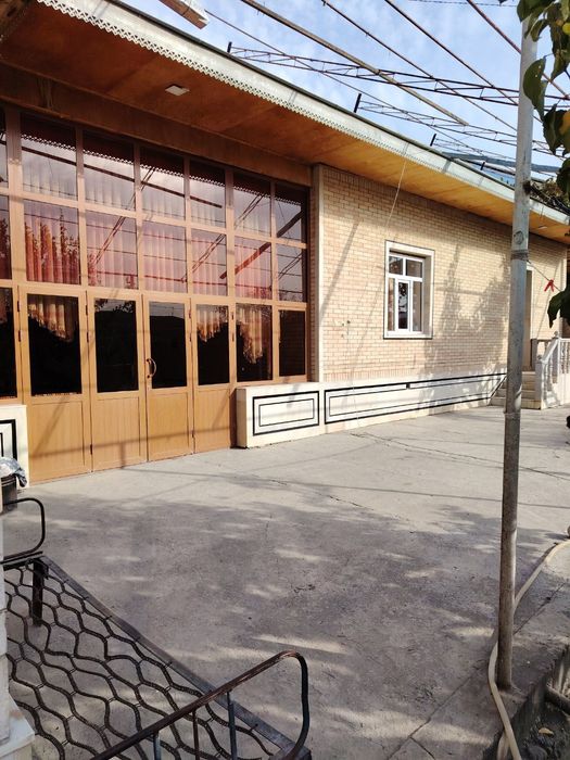 Hovli srochno sotiladi