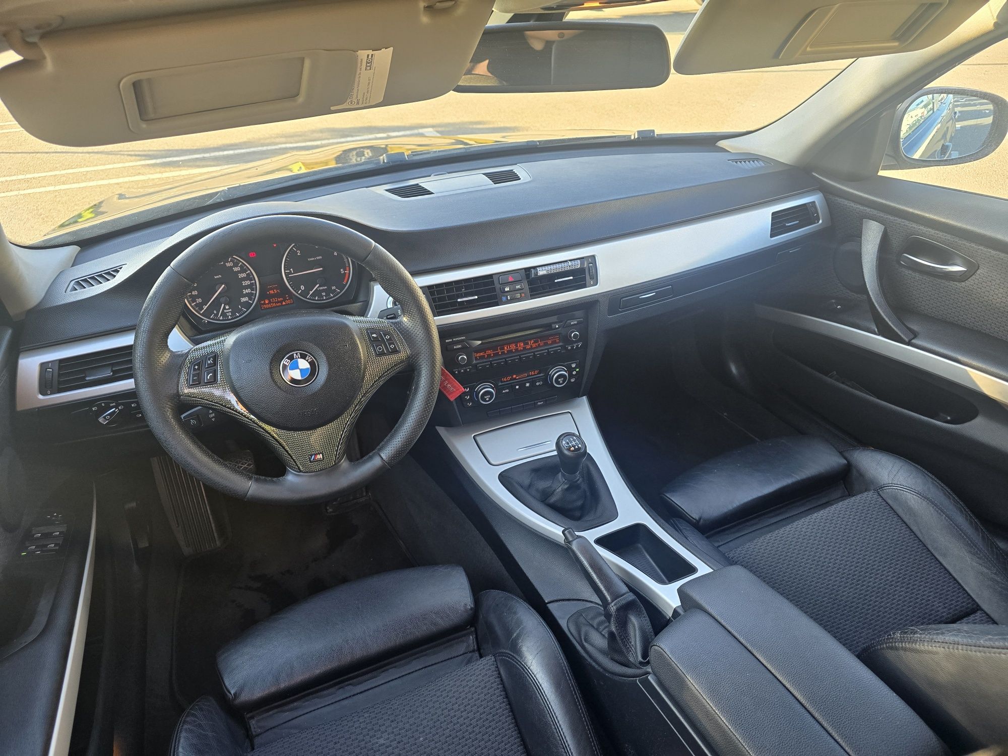 BMW E90 Seria 3 320d *FACELIFT *LCI *M-Packet *BI-XENON