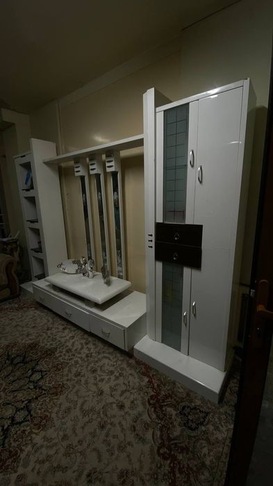 Офисная мебель и для гостинной