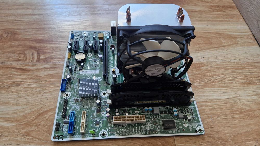 Vand KIT QUAD i5K+Placa+16GB HyperX+Cooler Arctic !! CA NOU !! 300lei