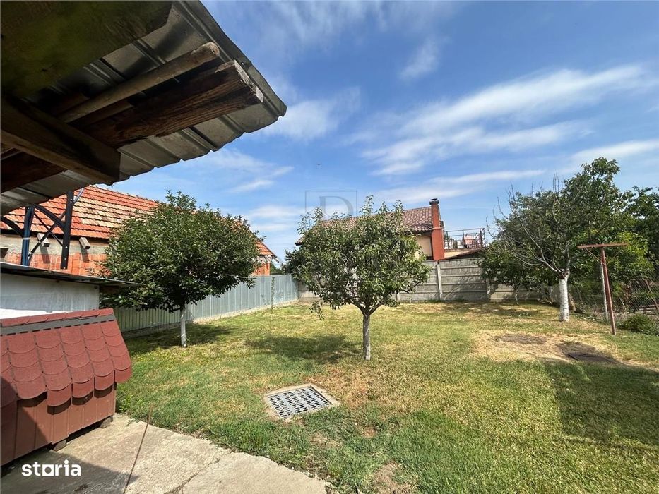 Sanmihaiul Roman- mobilata si utilata- strada asfaltata-4 camere- buca