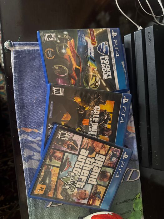 Play station 4 pro (ideal)