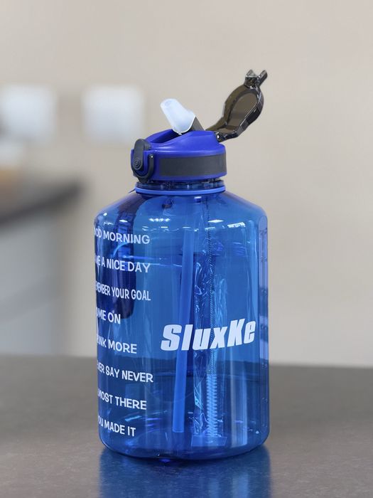 Спортна бутилка за вода Sluxke - 2L