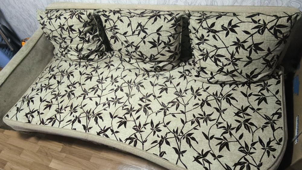 Продается диван раздвижной