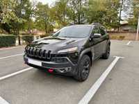 Jeep Cherokee SUV-ul legendar care isi asteapta noul stapan aventurier.