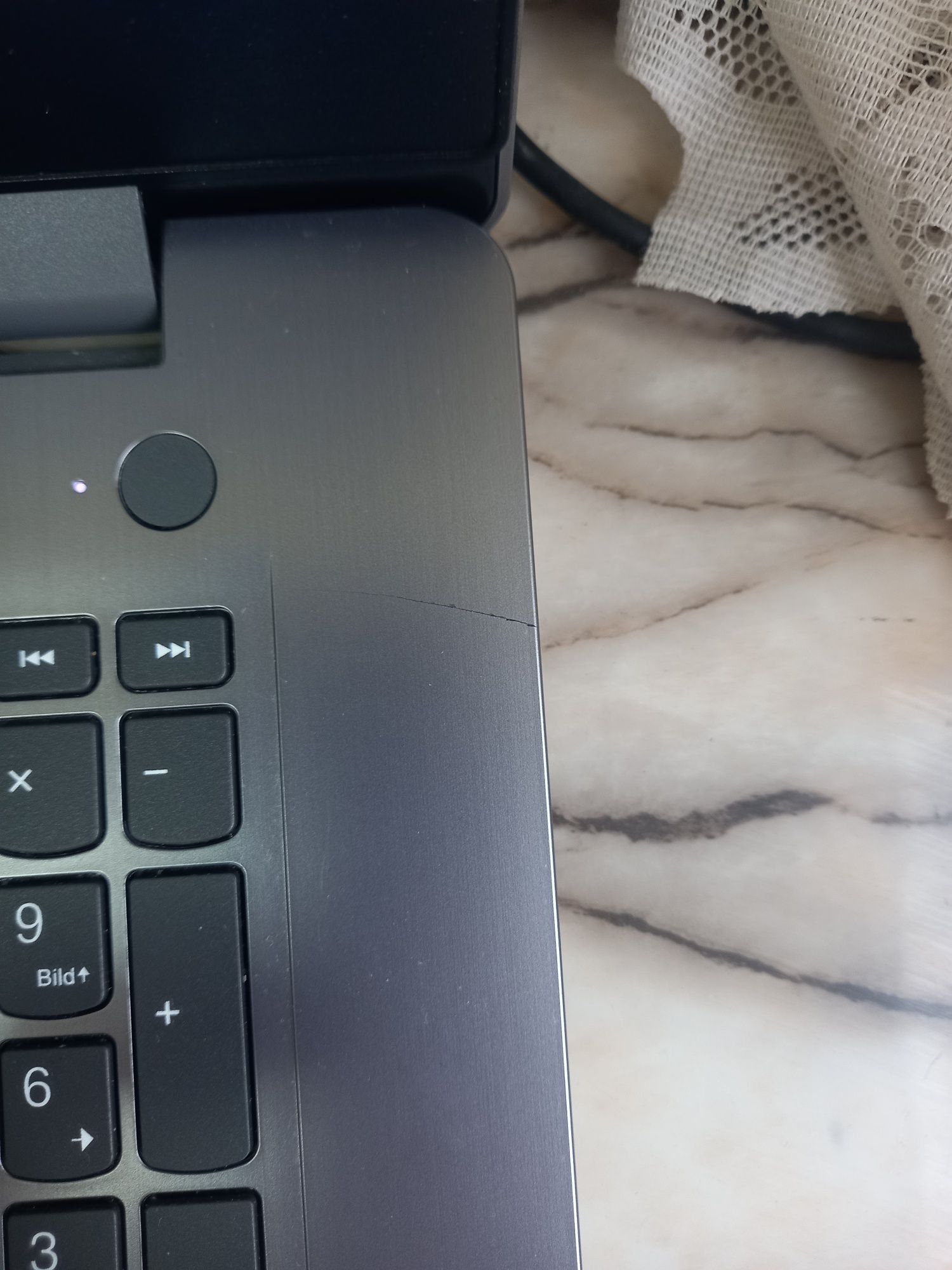 Лаптоп Lenovo IdeaPad 3 17.3 AMD Ryzen™ 5 5500U  20gb DDR4 SSD