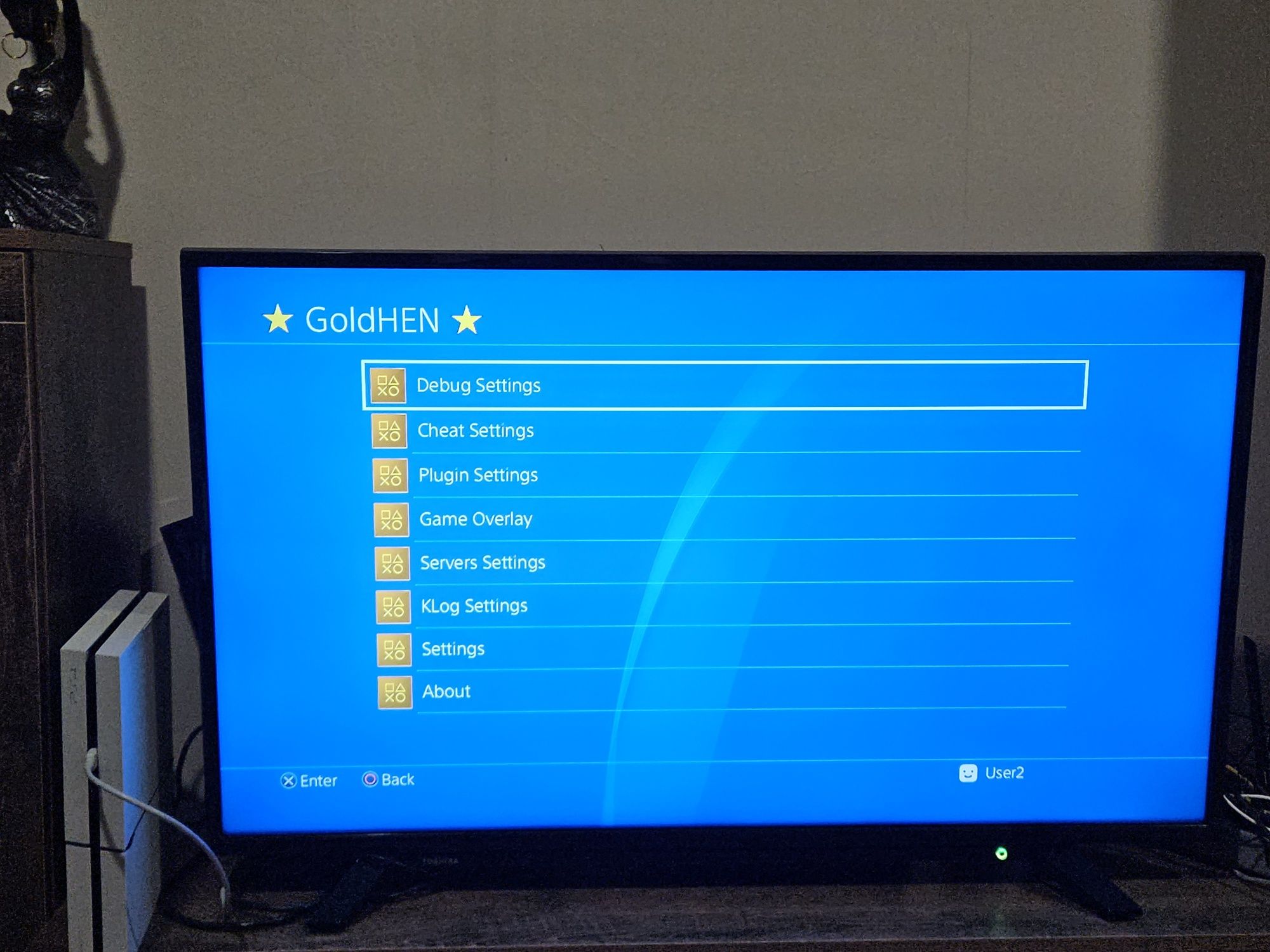 PS4 500 GB GoldenHen+2 джойстика