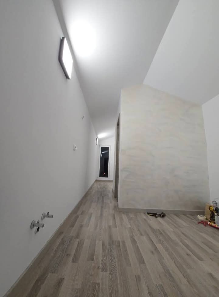 Vând case modulare pe structură metalică