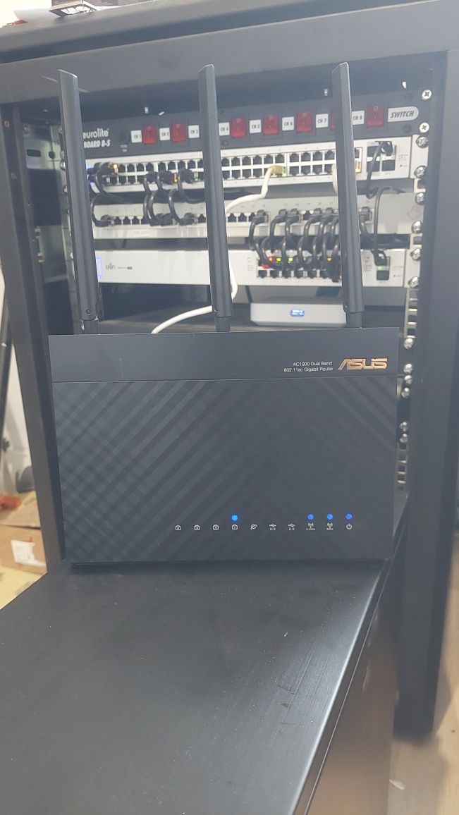 Router Asus RT-AC68U