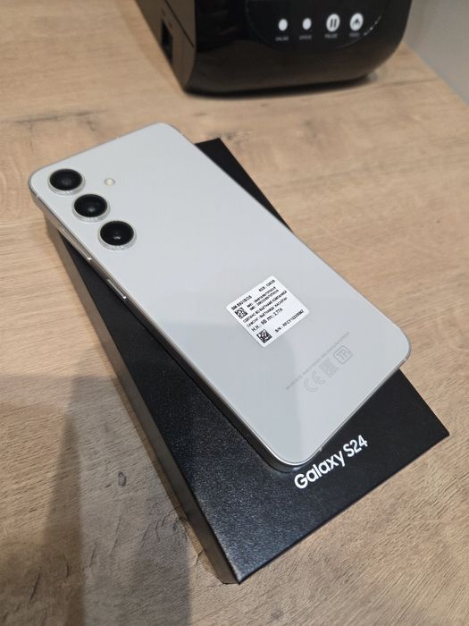 Samsung S24 128 гб в идеальном состоянии