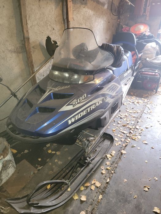 Продам снегоход полярис 500