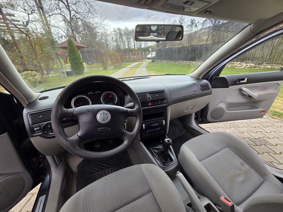 Vand VW Golf 1,6 benzina