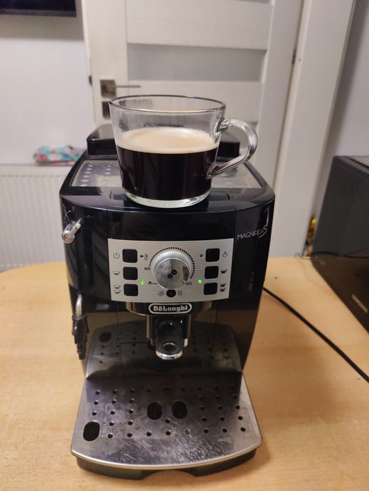 Espressor nou automat DELONGHI Magnifica S merge cu boabe de cafea