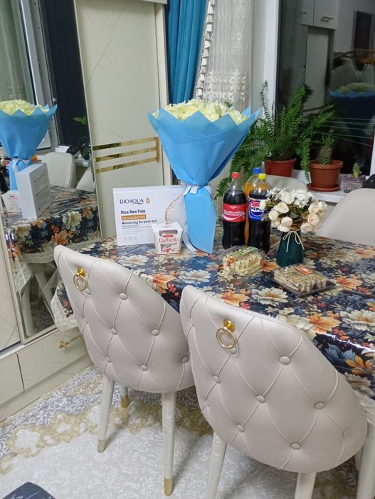 Стол со стульями