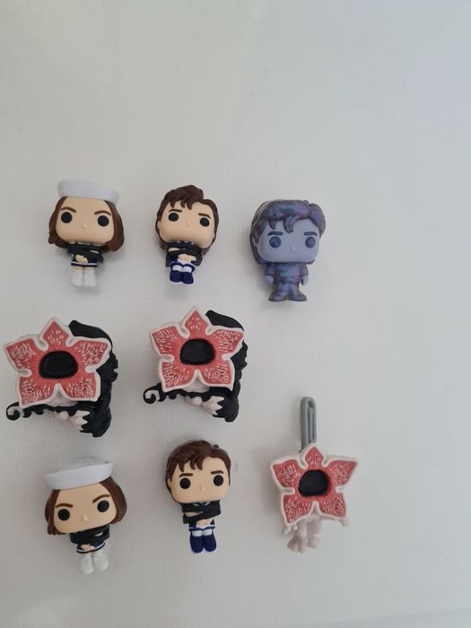 Stranger things kinder joy