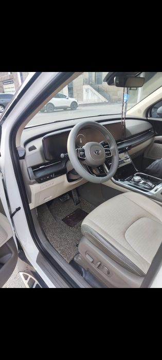 Kia carnival sotiladi