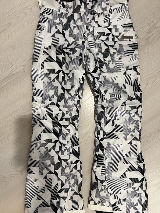 Pantaloni si geaca de schi/placa
