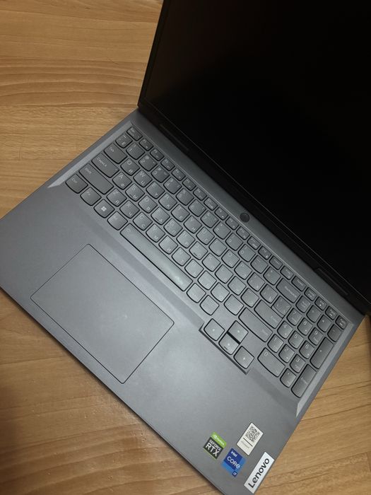 Lenovo LOQ 16IRH8 ноутбук