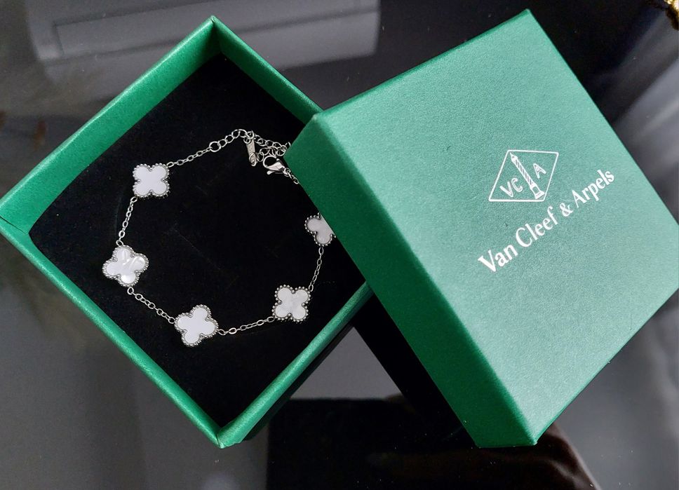 Гривни Van Cleef