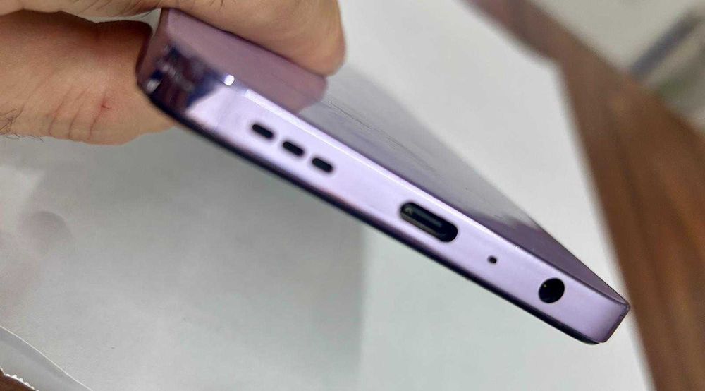 Oppo A80 5g 256 gb/8+4 gb ram culoare deosebita