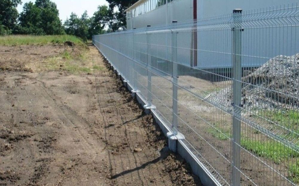 Facem garduri din plasă bordurată