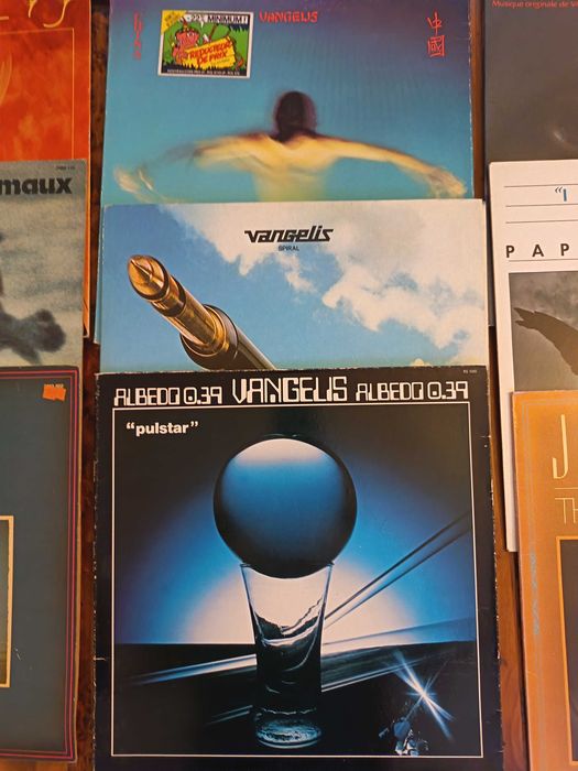 Колекция грамофонни плочи с филмова музика на Вангелис