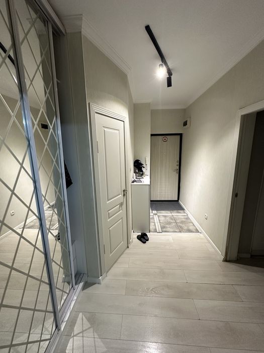 Сдам квартиру семейной паре желательно с ребенком до 2 х лет .