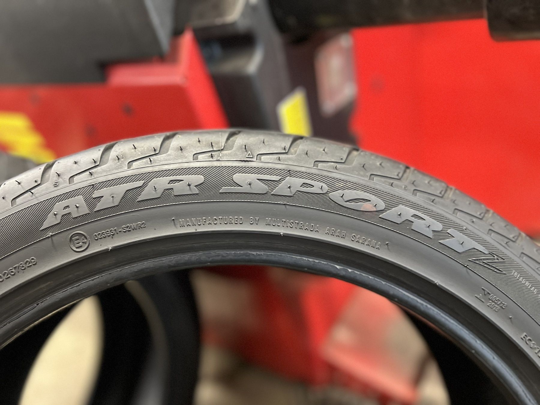 Всесезонни гуми 225/45 R19 Achiles
