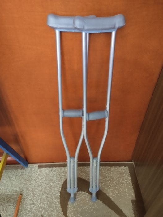 Костыли пара, легкие