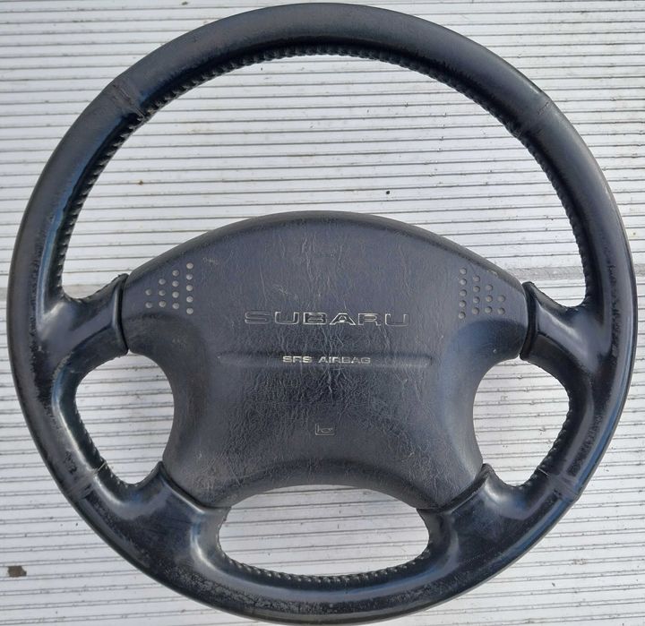 Волани с airbag : Renault , Ford , Smart и Subaru Forester .