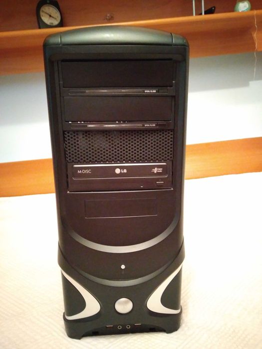 Unitate PC bună pentru office, multimedia, gaming