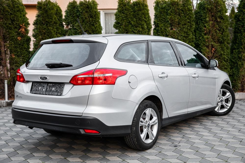 Ford Focus 1.5 TDCI incalzire scaune , Navi , Senzori   Carte service