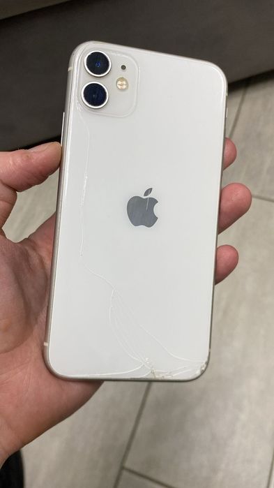 Айфон  11  с минусом
