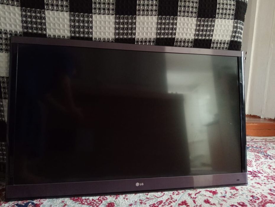 Срочно продам телевизор LG