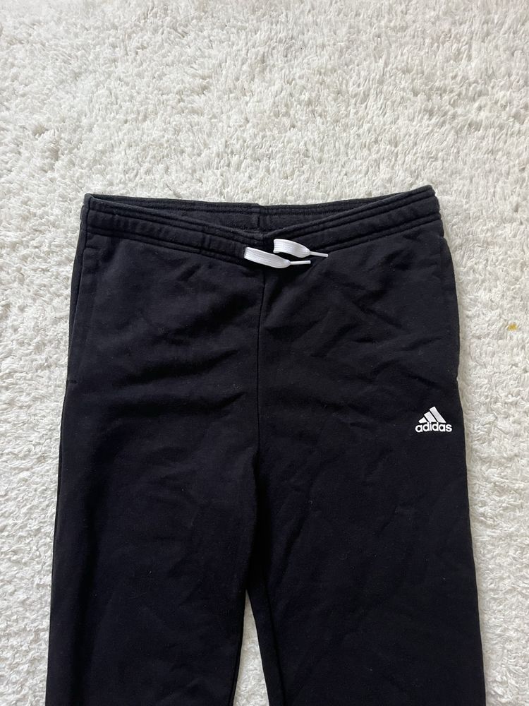 Pantaloni de trening Adidas marimea xs/s