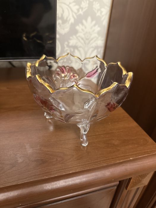 Посуда из хрусталя и стола