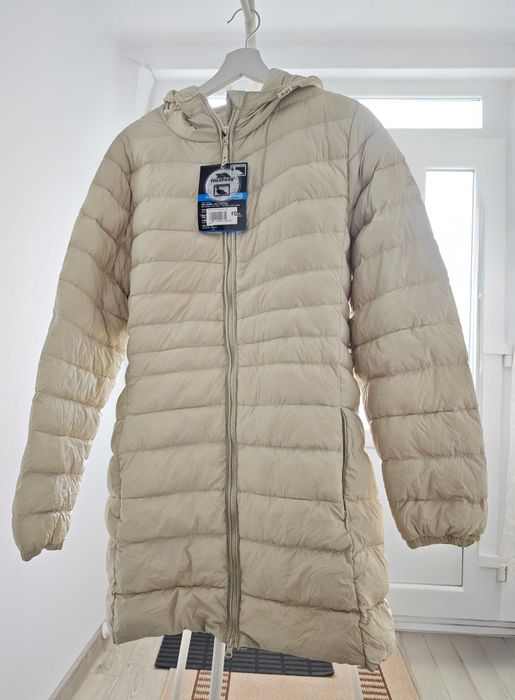 Jacheta geaca dama XXL Trespass 80% puf, 20% pene - noua bej si negru